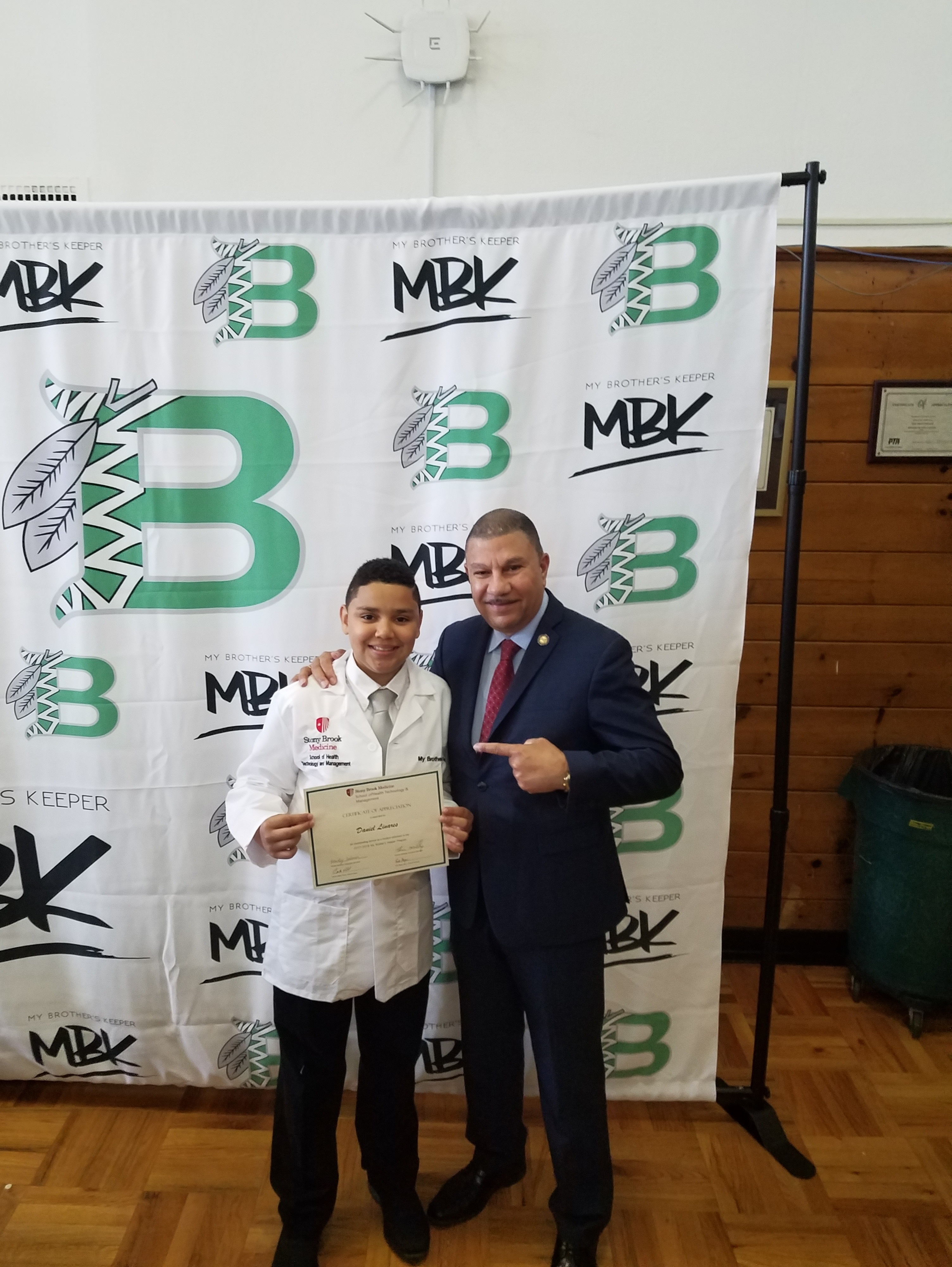 Assemblyman Phil Ramos with a Brentwood MBK student Assemblyman Phil Ramos with a Brentwood MBK student